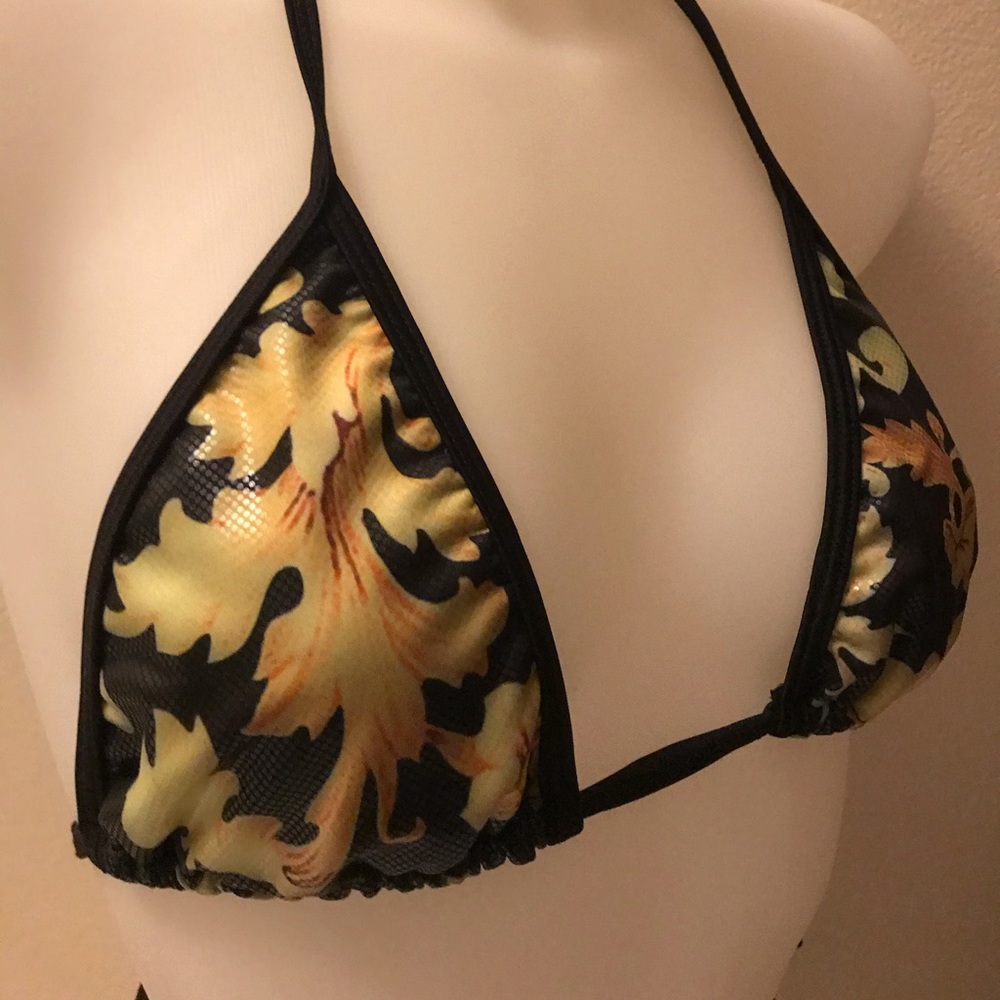 Bikini - Picture 5 of 6